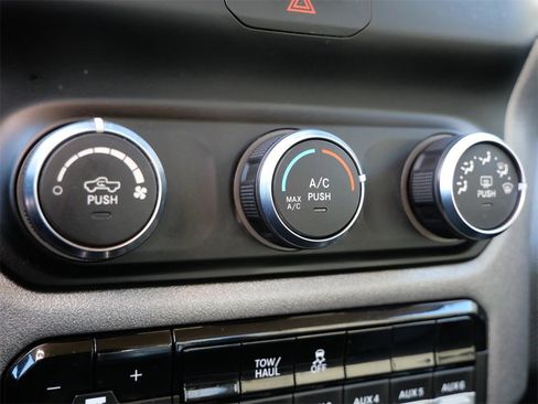 Used 2019 RAM 2500 Tradesman image 17