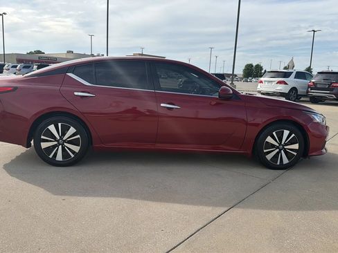 Used 2020 Nissan Altima 2.5 SL FWD image 23