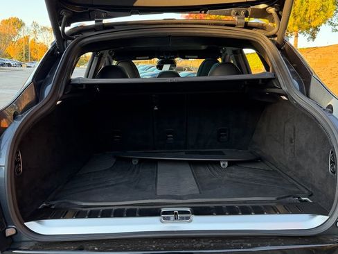 Used 2022 Aston Martin DBX image 25