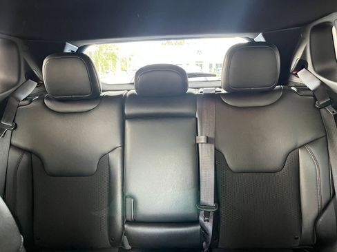 Used 2025 Jeep Compass Trailhawk image 38