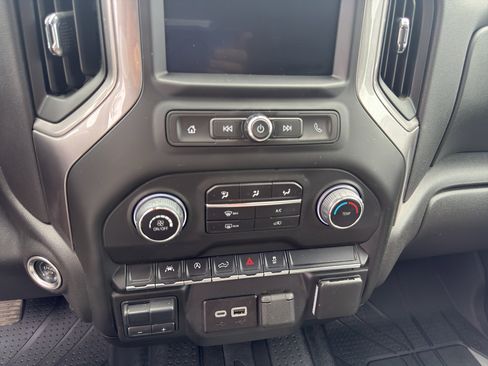 Used 2025 Chevrolet Silverado 1500 Custom AWD/4WD image 15