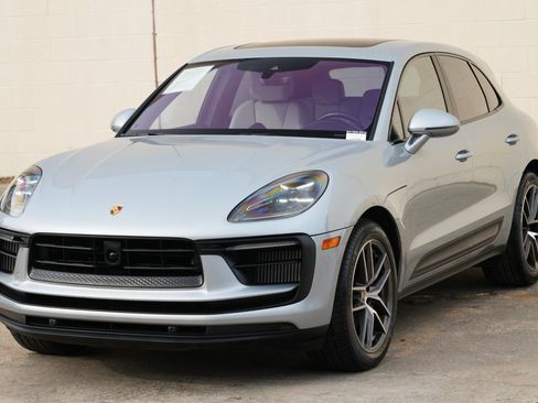 Used 2023 Porsche Macan S AWD/4WD image 49