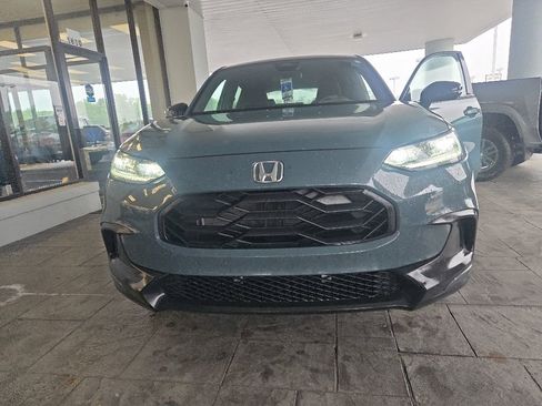 Used 2025 Honda HR-V Sport image 3