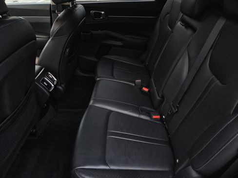 Used 2024 Kia Sorento S image 26