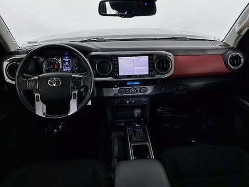 Used 2021 Toyota Tacoma SR5 RWD image 11