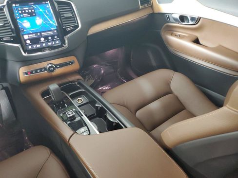 Certified 2024 Volvo XC90 T8 Plus AWD/4WD image 17