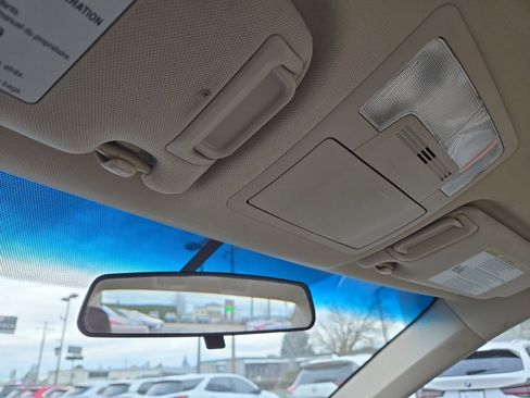 Used 2013 Toyota Camry LE image 18