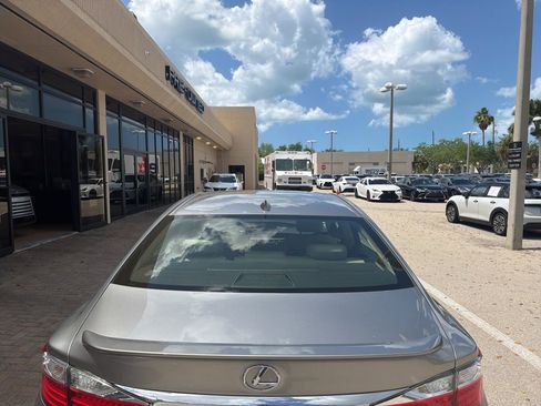 Used 2015 Lexus ES 350 w/ Premium Package image 5