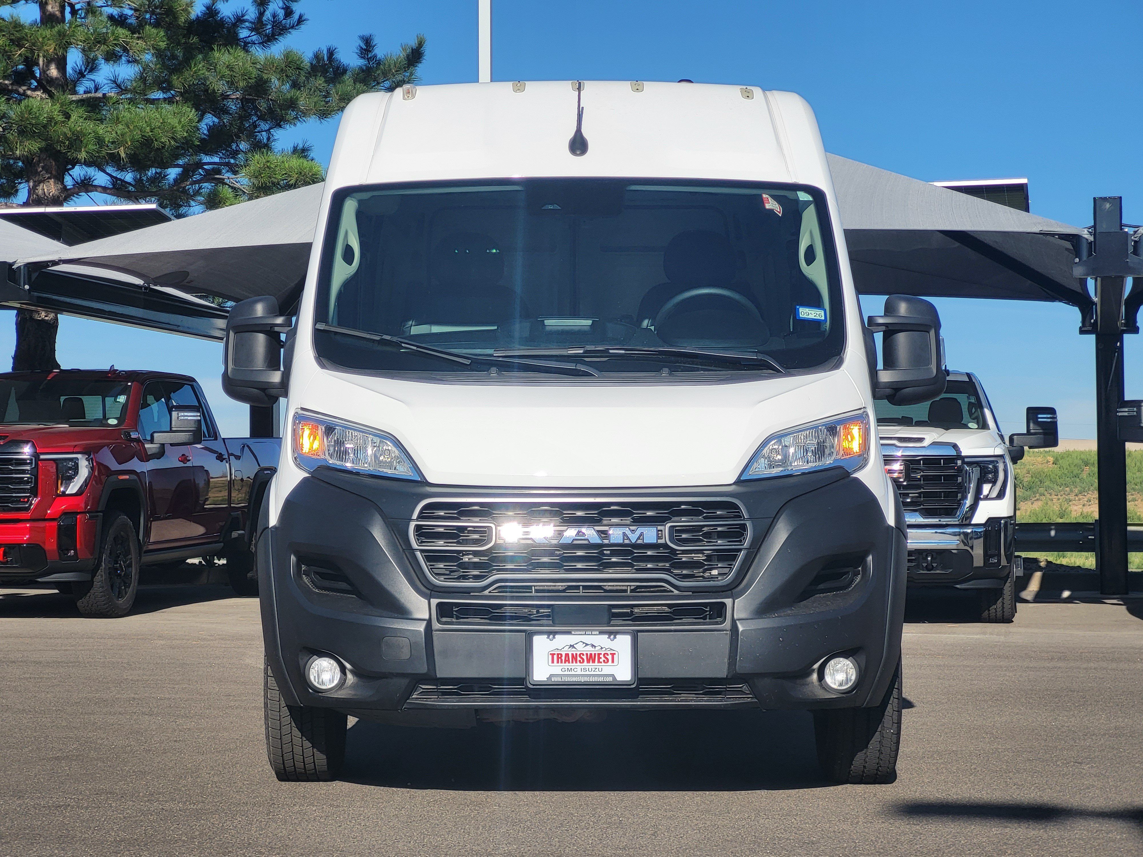 Used 2025 RAM ProMaster 2500 w/ Convenience Group FWD image 2
