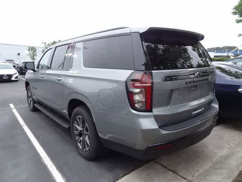 Used 2024 Chevrolet Suburban Z71 w/ Z71 Off-Road Package AWD/4WD image 7