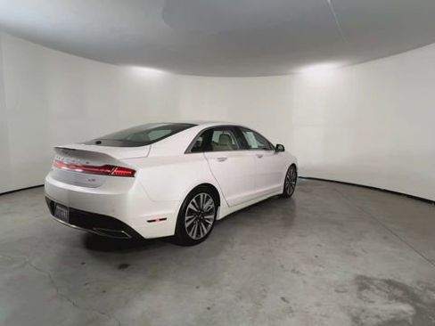 Used 2017 Lincoln MKZ Reserve FWD image 8