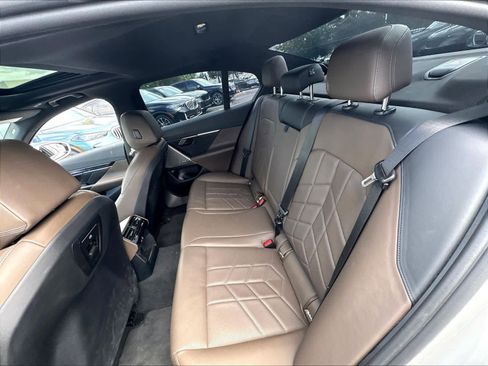 Used 2024 BMW i5 eDrive40i w/ M Sport Package RWD image 22