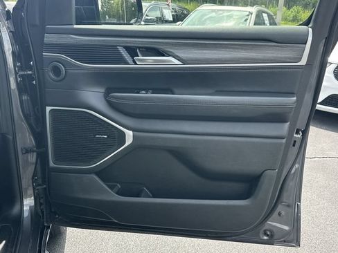 Used 2024 Jeep Wagoneer Series II w/ Flexible Seating Group AWD/4WD image 16
