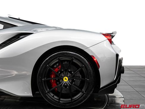 Used 2020 Ferrari 488 Pista *HUGE CARBON INTERIOR OPTIONS image 18