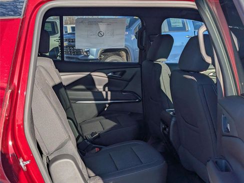 New 2026 Chevrolet Traverse LT image 7