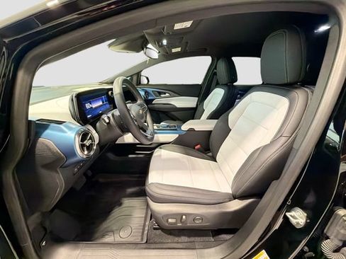 Used 2026 Chevrolet Equinox EV LT AWD/4WD image 19