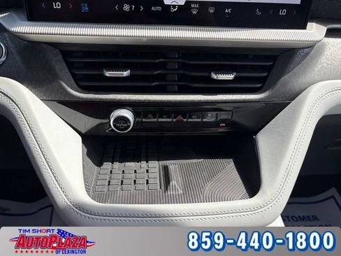Used 2025 Ford Explorer Platinum w/ Ultimate Package AWD/4WD image 21