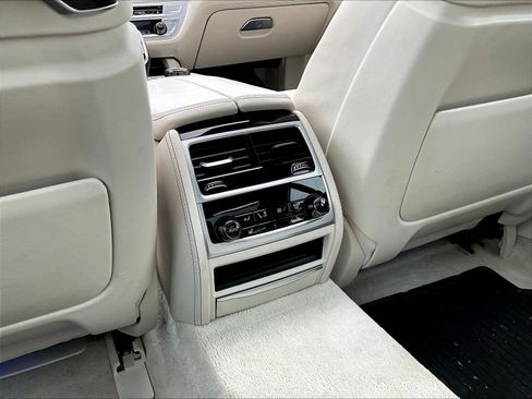 Used 2017 BMW 750i xDrive AWD/4WD image 10