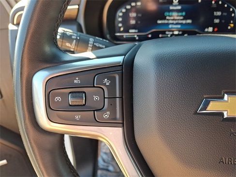 Used 2024 Chevrolet Suburban Premier image 21