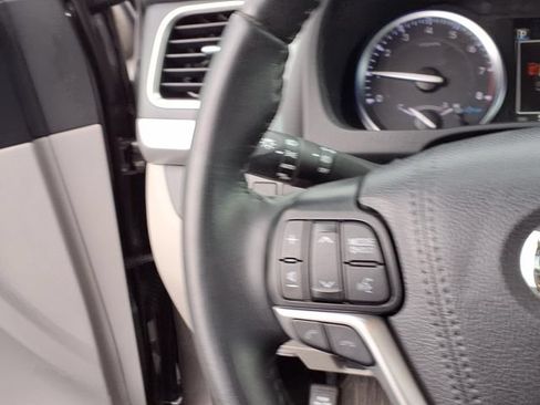 Used 2019 Toyota Highlander XLE AWD/4WD image 13