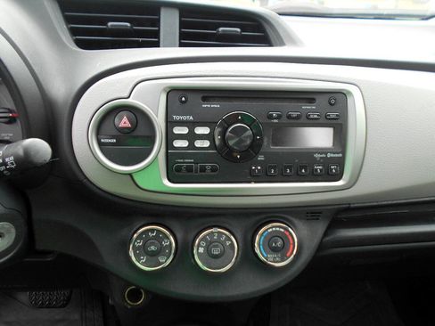Used 2014 Toyota Yaris L FWD image 15