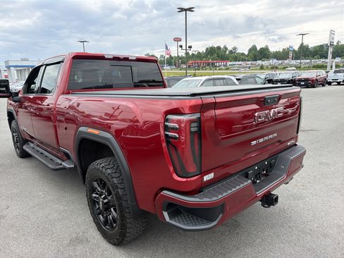 Used 2024 GMC Sierra 2500 AT4 w/ AT4 Preferred Package AWD/4WD image 8