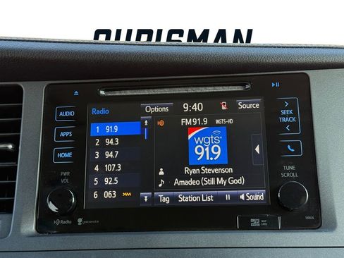 Used 2015 Toyota Sienna XLE w/ XLE Navigation Package image 14