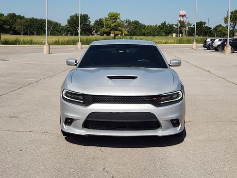 Used 2019 Dodge Charger R/T w/ Plus Group RWD image 2