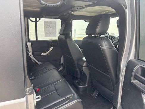 Used 2018 Jeep Wrangler Unlimited Sahara w/ Trailer Tow Group image 20