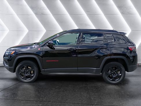 Certified 2023 Jeep Compass Trailhawk w/ Trailhawk Elite Group AWD/4WD image 3
