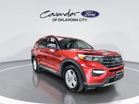 Used 2022 Ford Explorer XLT w/ Equipment Group 202A image 2