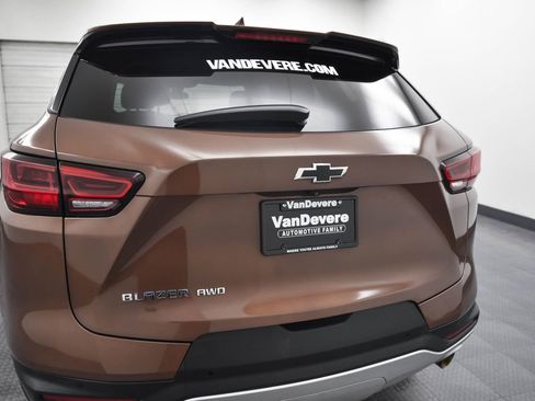 Used 2023 Chevrolet Blazer LT w/ Driver Confidence Package image 8