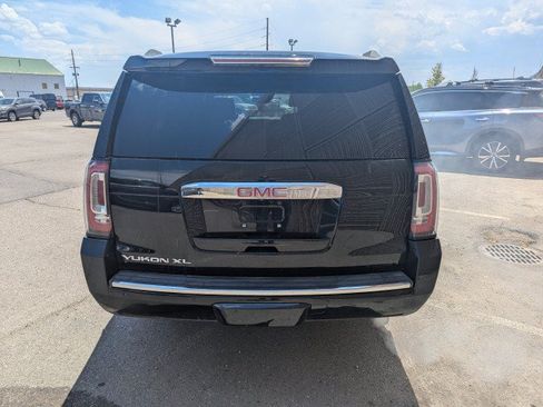 Used 2017 GMC Yukon XL Denali w/ Open Road Package AWD/4WD image 4