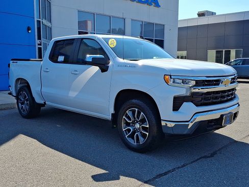 Used 2024 Chevrolet Silverado 1500 LT AWD/4WD image 3