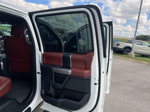 Used 2022 Ford F250 Platinum AWD/4WD image 14