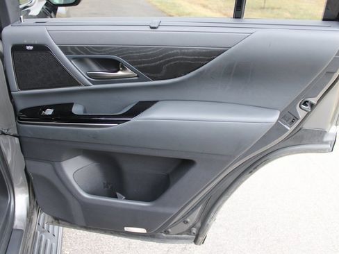 Used 2023 Lexus LX 600 4WD w/ Luxury Package image 20