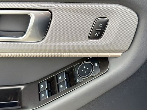 New 2026 Ford Explorer Active image 23