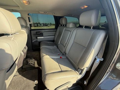 Used 2015 Toyota Sequoia SR5 w/ Premium Package RWD image 7