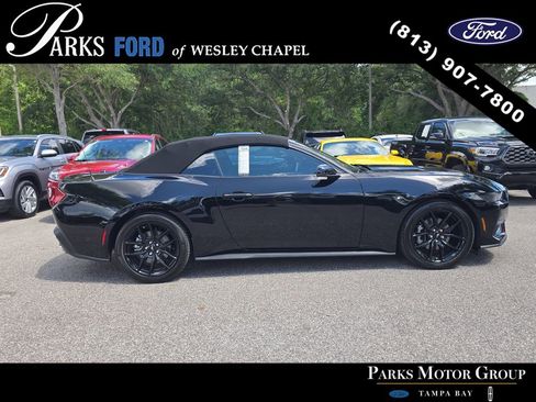 Used 2025 Ford Mustang Premium RWD image 3