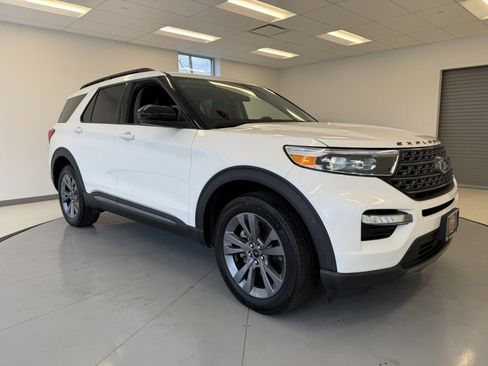 Used 2022 Ford Explorer XLT w/ Equipment Group 202A image 60