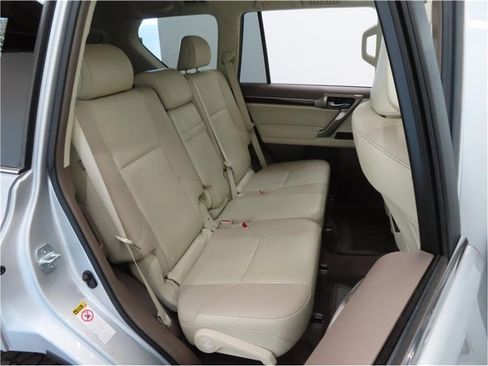 Used 2016 Lexus GX 460 image 25