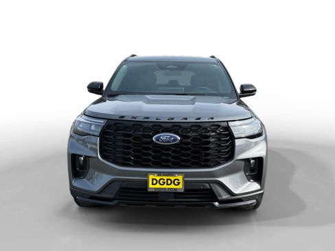 Used 2025 Ford Explorer ST-Line w/ ST-Line Street Pack image 8