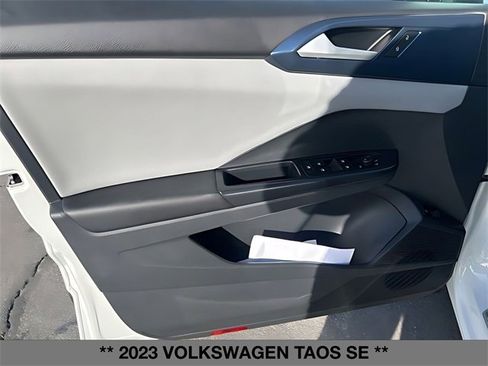 Used 2023 Volkswagen Taos SE w/ Panoramic Sunroof Package image 22