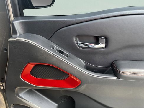 Used 2024 Nissan Frontier PRO-4X w/ Off-Road Protection Package image 13