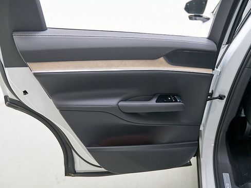 New 2026 Volvo EX90 Plus AWD/4WD image 22
