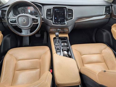 Used 2016 Volvo XC90 T6 Momentum w/ Momentum Plus Package AWD/4WD image 16