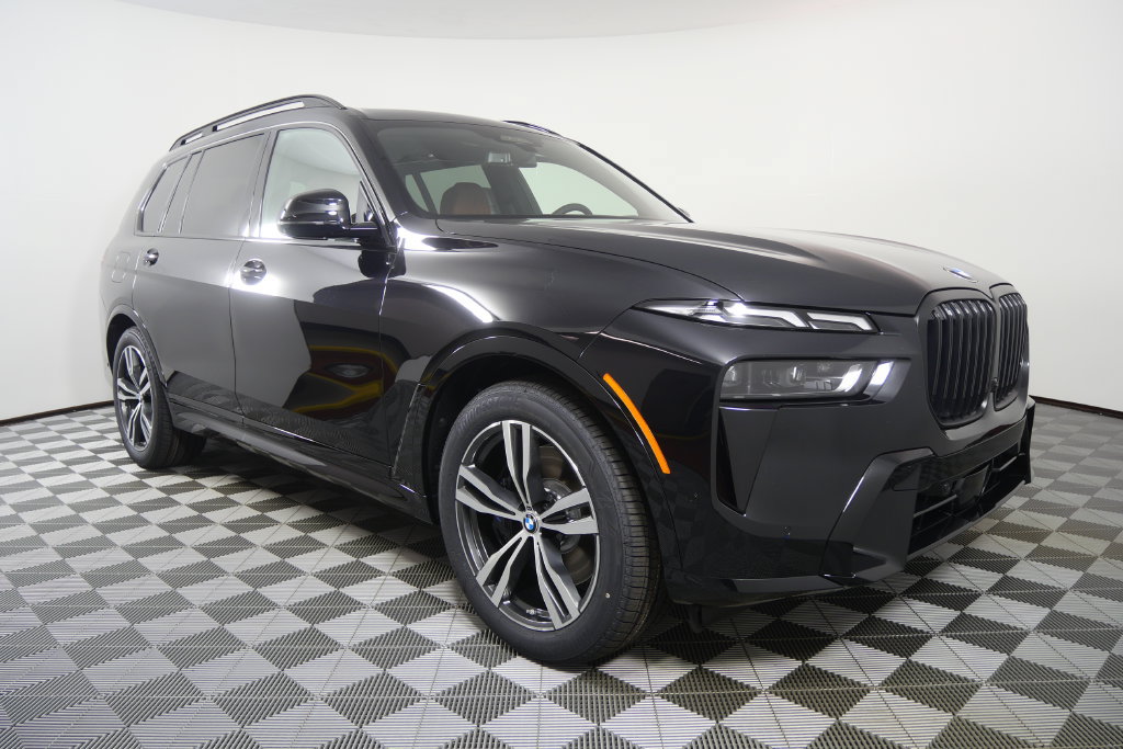 Used 2027 BMW X7 xDrive40i w/ M Sport Package AWD/4WD image 2