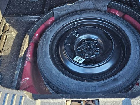 Used 2016 Ford Focus SE w/ SE Sport Package image 26