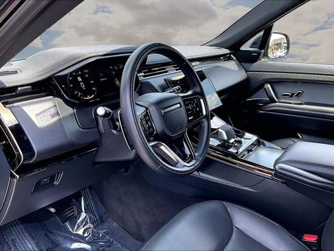 Used 2025 Land Rover Range Rover Sport SE AWD/4WD image 17