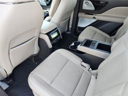 Used 2020 Lincoln Aviator Reserve w/ Equipment Group 202A image 22